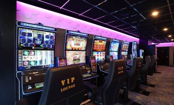 Dive Into Action at Admiral Shark Casino in the UK.